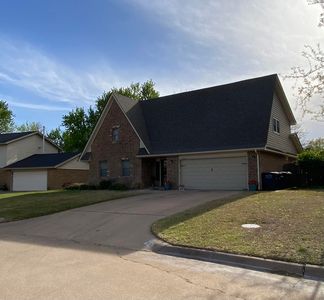 1914 Country Club Dr, Enid, OK, 73703