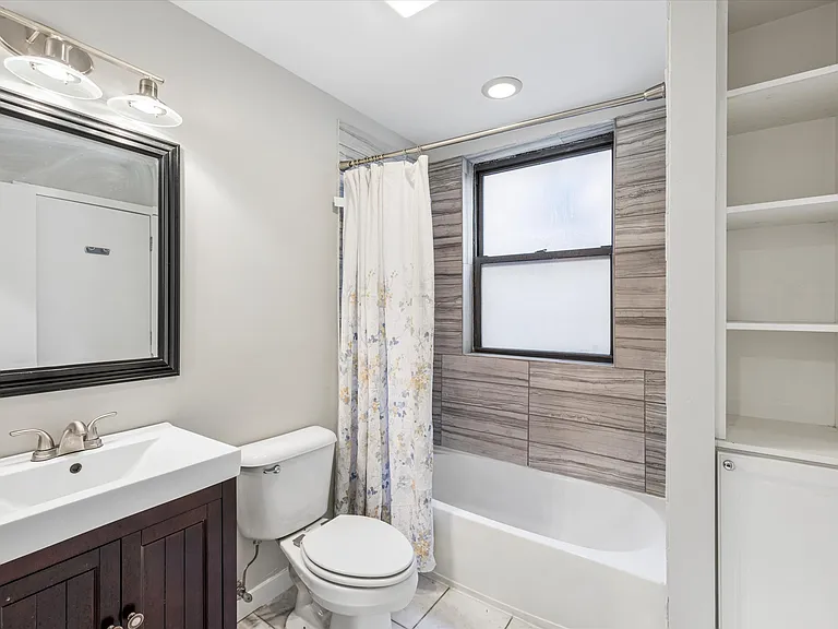 6829 N Lakewood Ave #1 — Photo 14