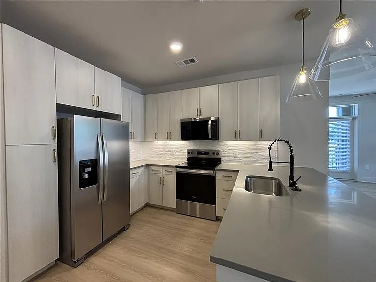 District on the Etowah Apartments — Photo 1461