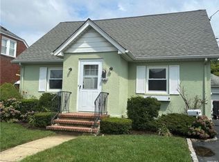 29 Smith St UNIT 1, Glen Cove, NY 11542