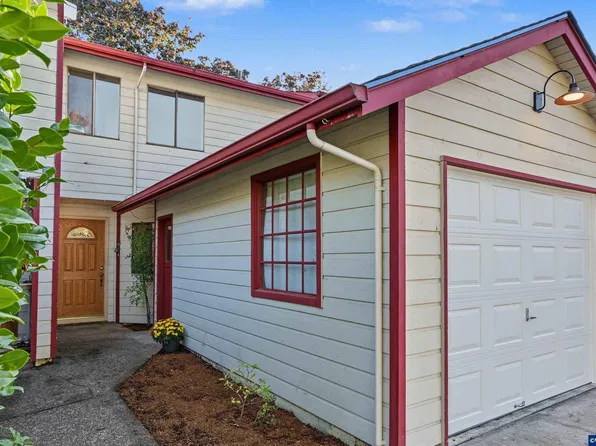 172 NE Powderhorn Dr, Corvallis, OR 97330
