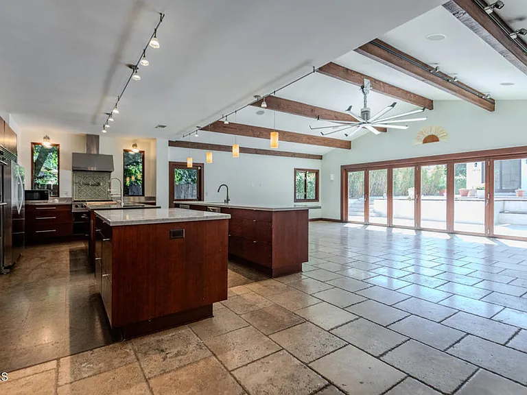 4819 Oakwood Ave — Photo 4