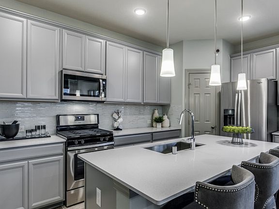 Eat-in Kitchen