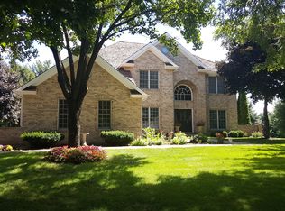 22 Oak Creek Dr, Yorkville, IL