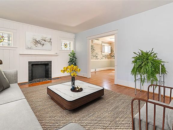 5th image of 415 S Murtland St