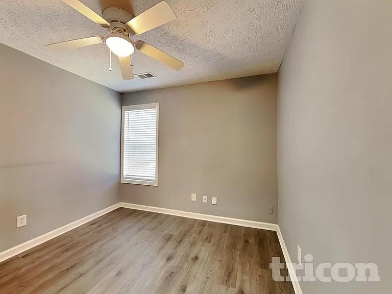 329 Kellys Walk — Photo 10