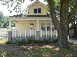 18188 Brohl St, Roseville, MI 48066