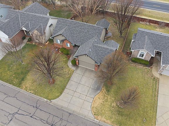 2nd image of 4815 N Wyndham Rd