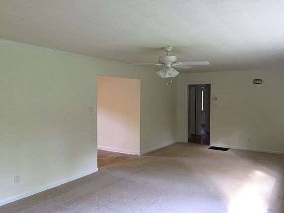 4th image of 405 Arbor Dr