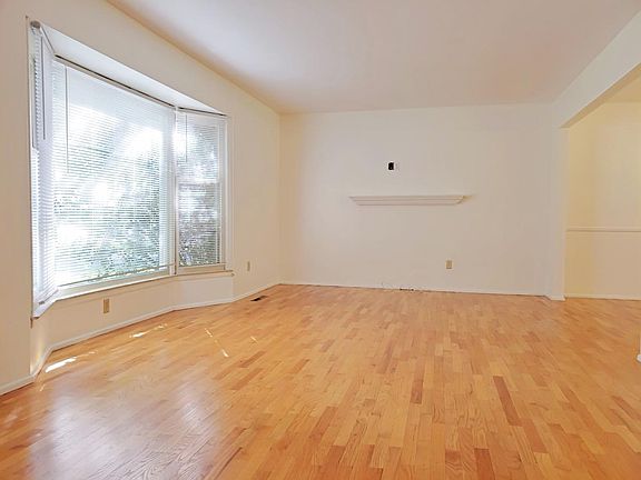 3rd image of 5298 Highland Shore Dr