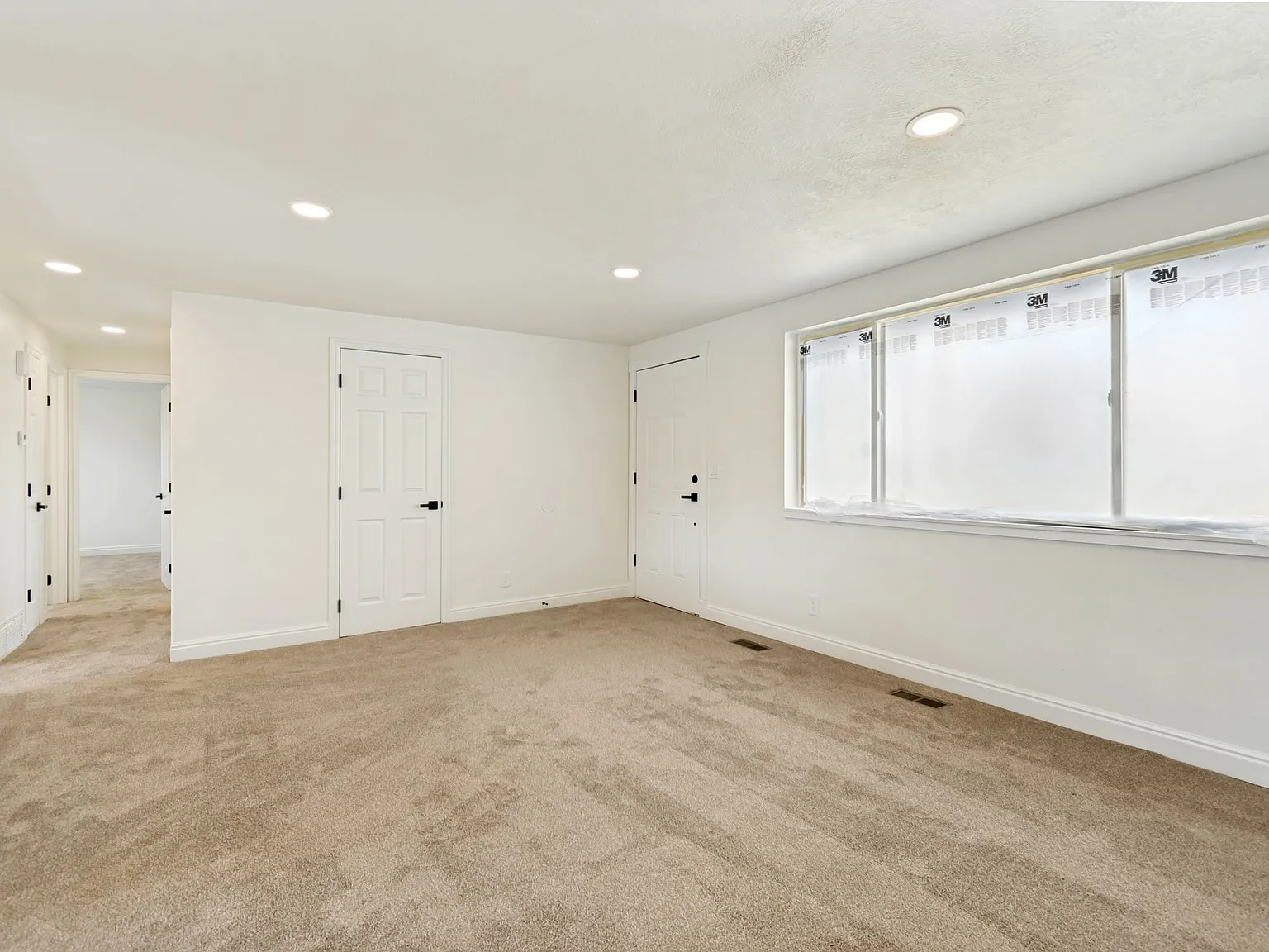 4 bed, 2.0 bath, 1950 sqft, $2,500 — Photo 3