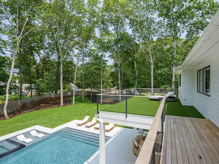 779 Noyack Rd — Photo 22