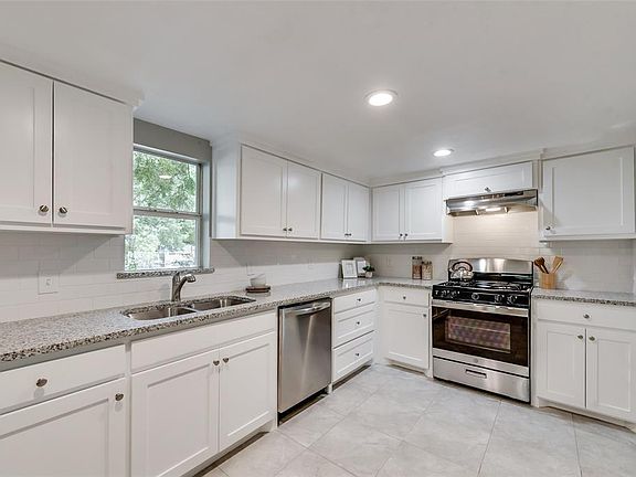 2nd image of 4415 N Ottawa Dr