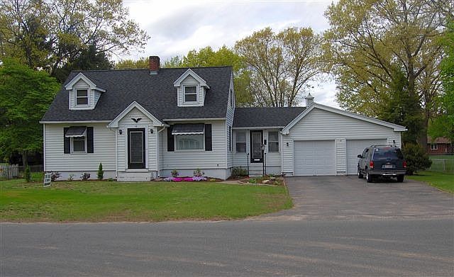 42 Manning Street, Chicopee, MA