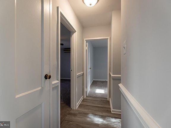 5th image of 10405 Montrose Ave APT 101