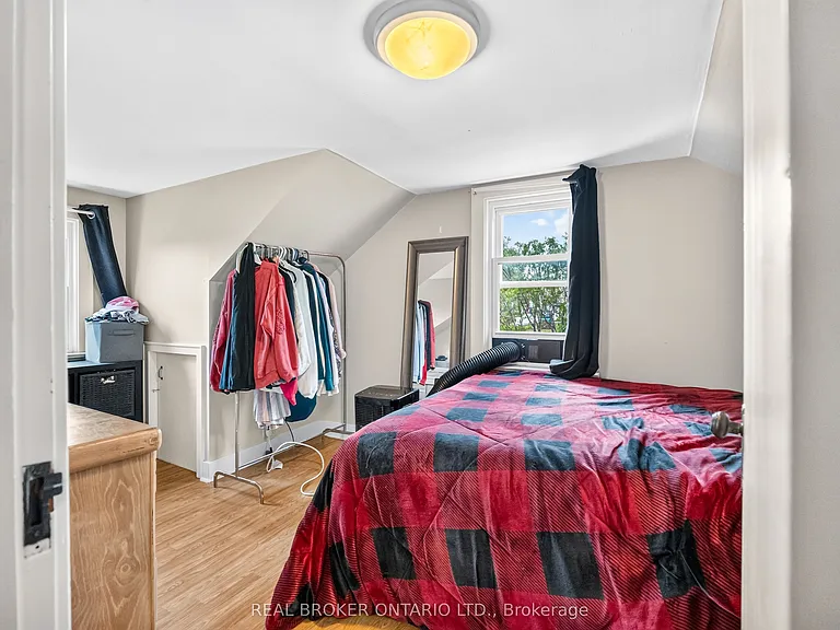 1019 Niagara St — Photo 17