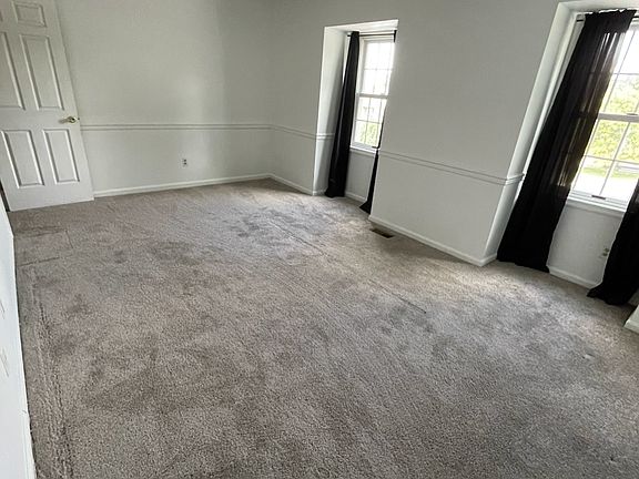 4th image of 802 Chesney Ln