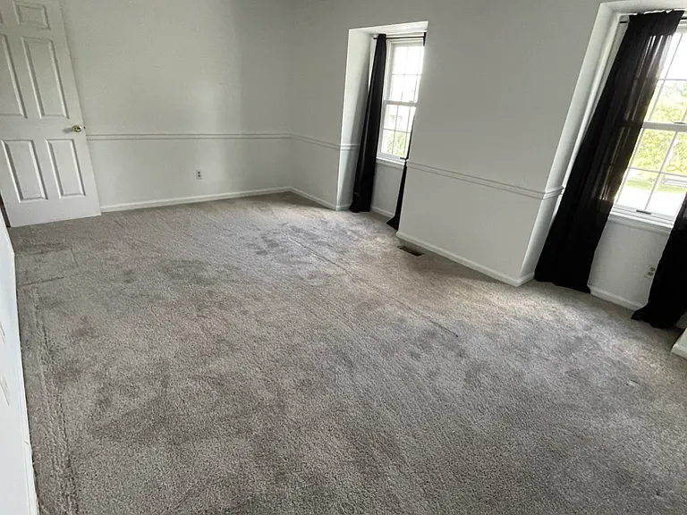 802 Chesney Ln — Photo 4