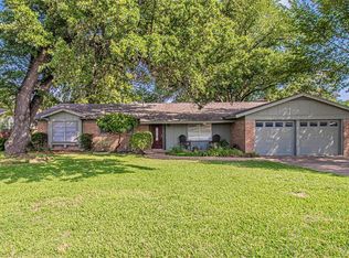 6909 Chickering Rd, Fort Worth, TX 76116