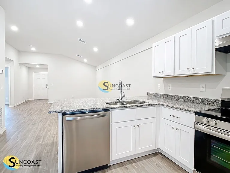 10476 Pendleton Ave — Photo 10