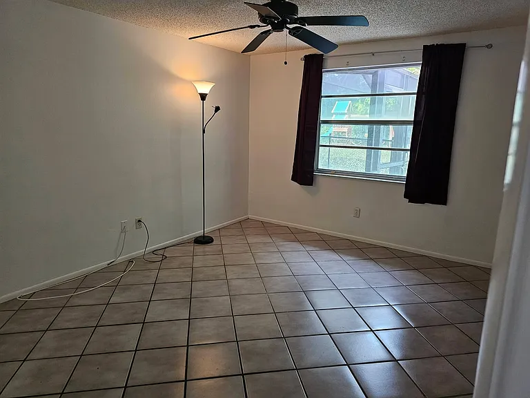 2065 Whitney Dr — Photo 14