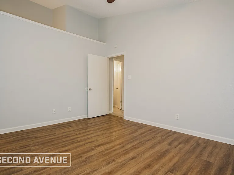 4005 Bond St — Photo 10