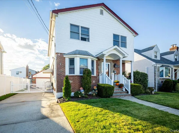 206 Grange Street, Franklin Square, NY 11010
