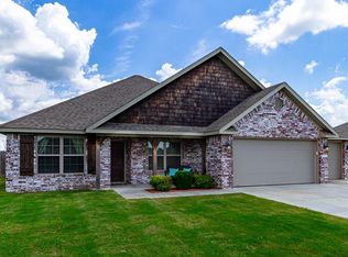 1170 Chattie Dr, Centerton, AR 72719