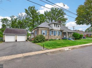 1949 Forrest Ave, Morton, PA 19070