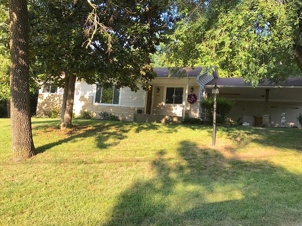 1st image of 878 N Jackson Dr