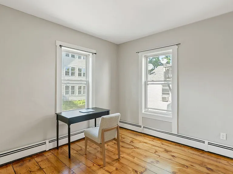 109 Woodford St — Photo 11