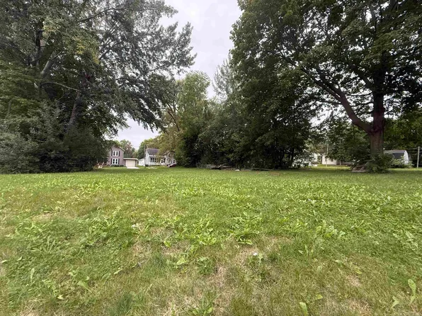 732 S Adams Ave, Freeport, IL 61032