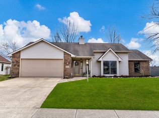 9125 Spring View Dr, Fort Wayne, IN 46804