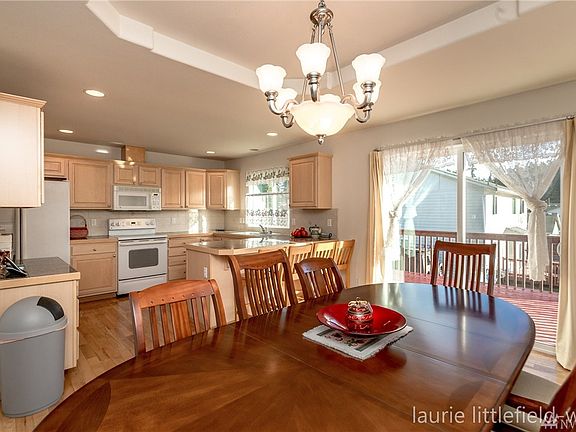 5th image of 2818 162nd St E