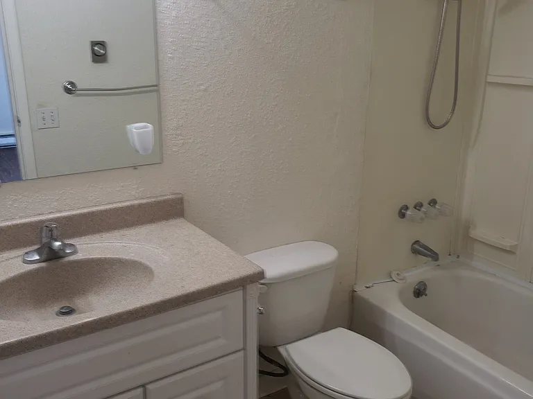 4511 Folker St #18A — Photo 5