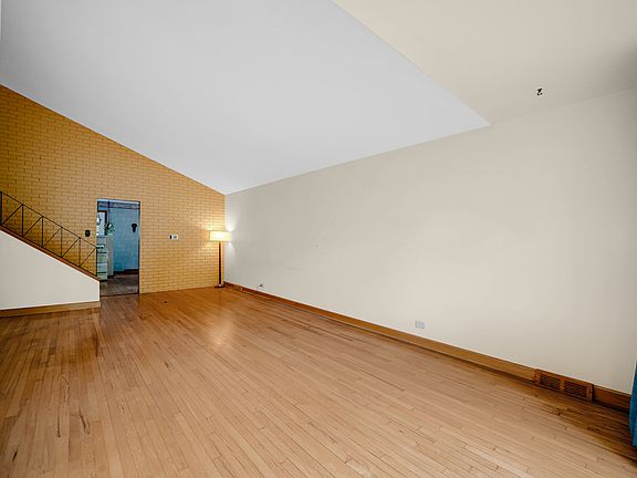 5th image of 15959 Vera Ct