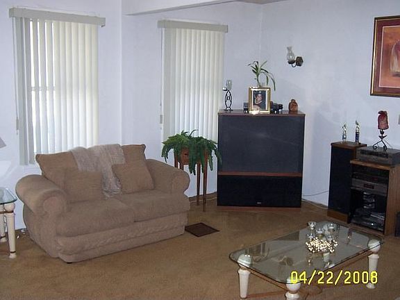 2nd image of 1421 E 57th St