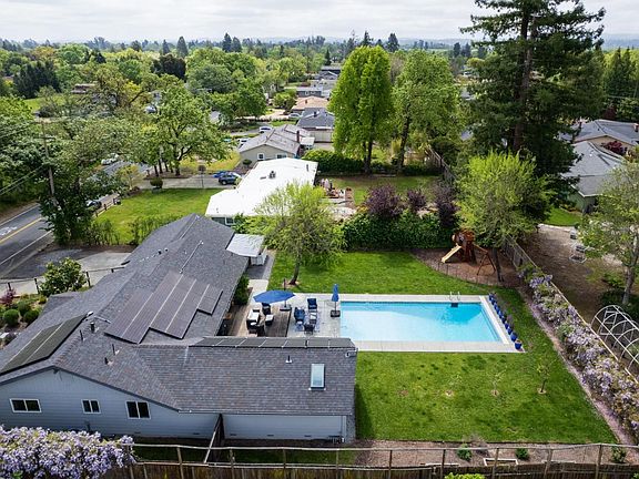 2nd image of 225 Piezzi Road