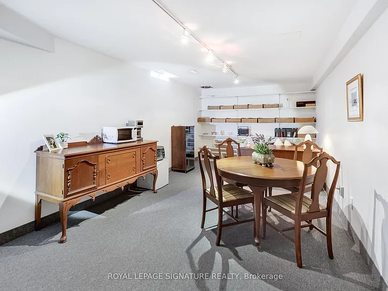 1814 Rosebank Rd — Photo 44