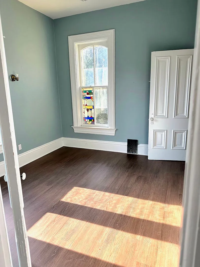 Spacious 3BR/2BA Luxury Close to OSF — Photo 2
