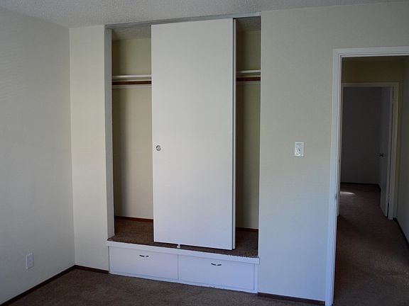 4th image of 429 28th St #1