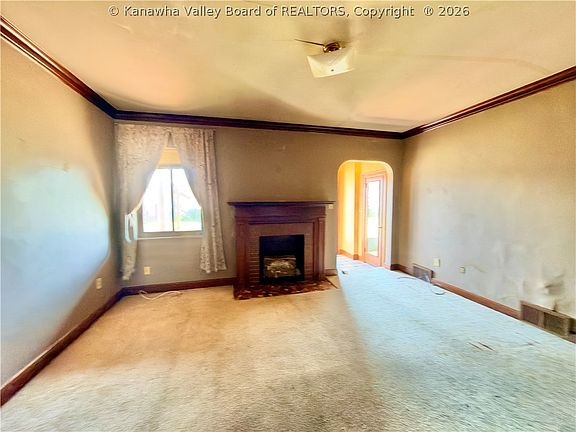 5th image of 1024 W Virginia Ave