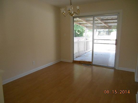 3rd image of 23701 Cottonwood Ln