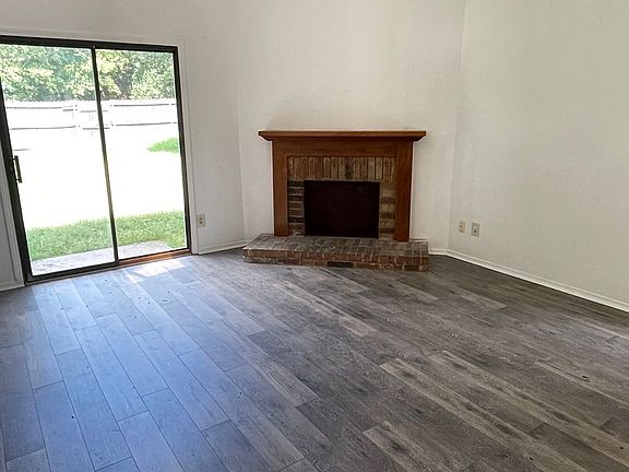3rd image of 2513 Freedom Ln