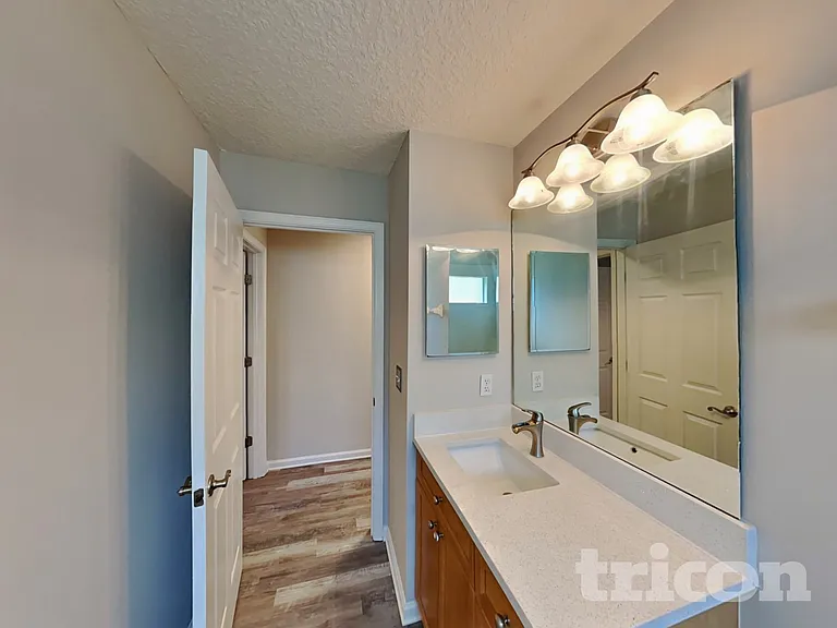 13698 Devan Lee Dr N — Photo 13