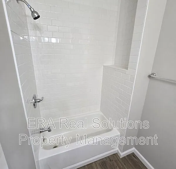 162 Wisconsin Ave — Photo 17