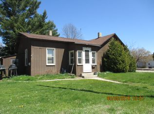 1065 Spruce St, Marinette, WI 54143