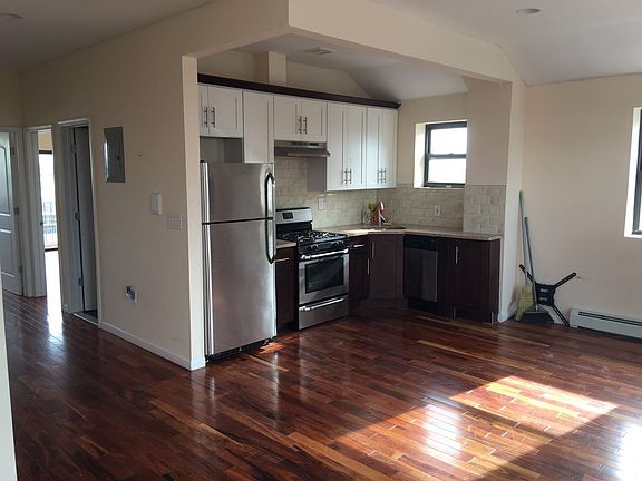 3rd image of 695 Eldert Ln #2