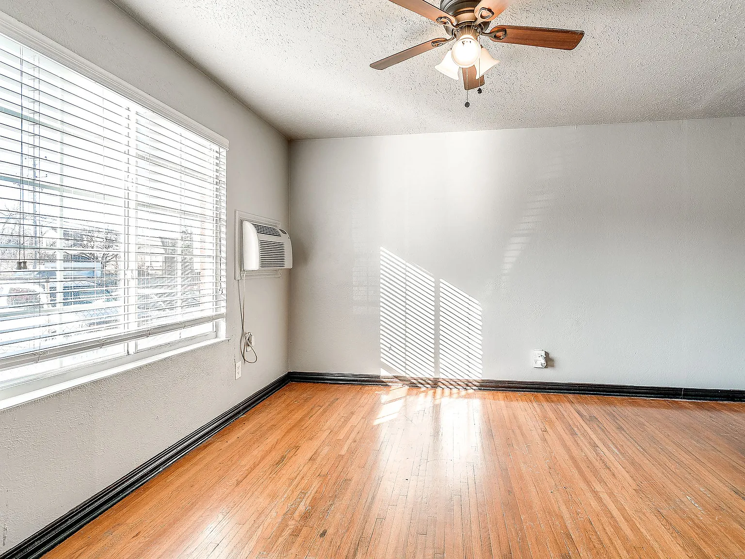 The Vintage Apartments — Photo 3
