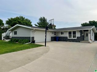 1212 Mariner Dr, Hinton, IA 51024